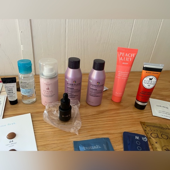 NWOT 29 Piece Beauty Bundle Fragrance Skincare Makeup Hair Sunscreen - Picture 6 of 11